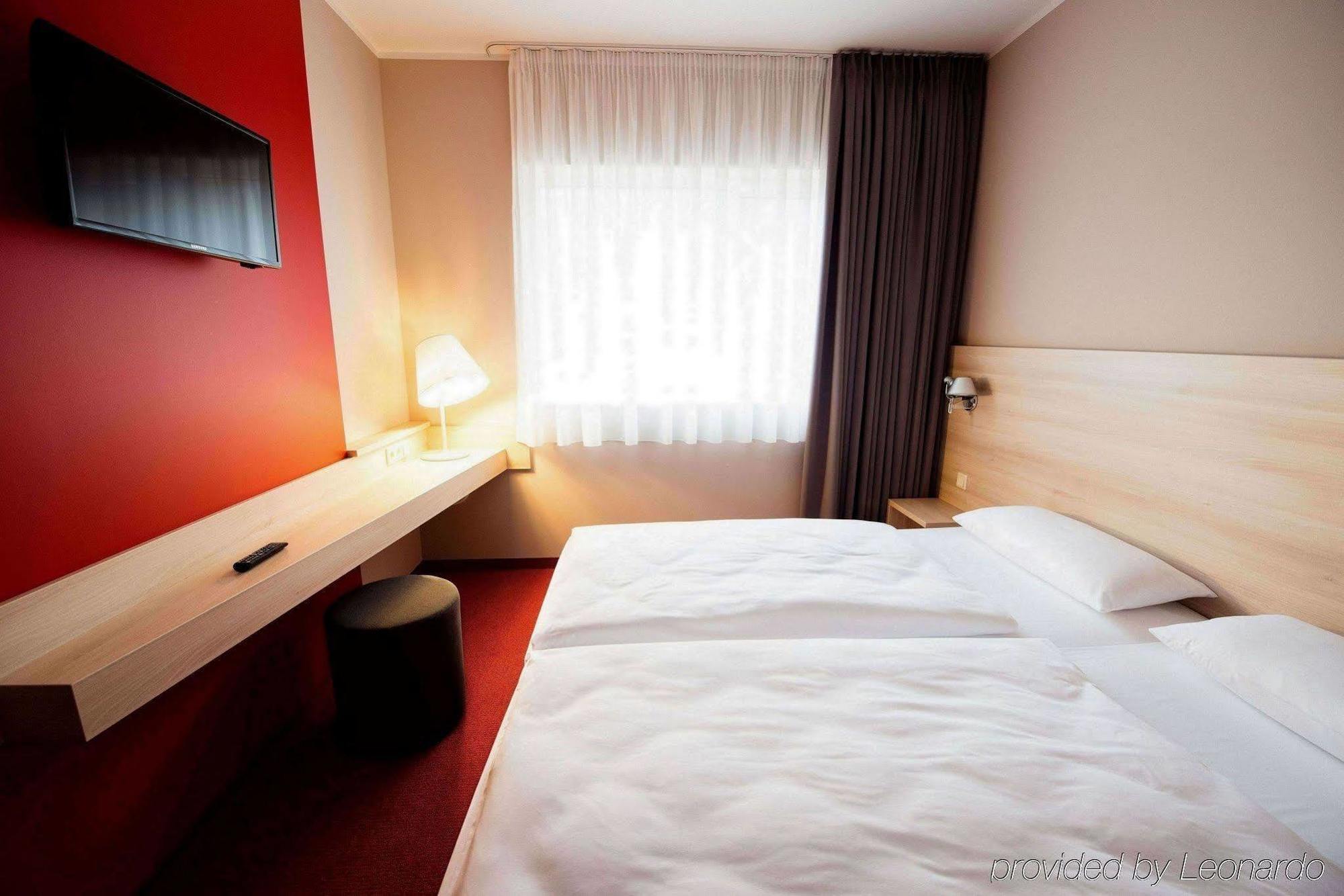 Serways Hotel Heiligenroth ภายนอก รูปภาพ